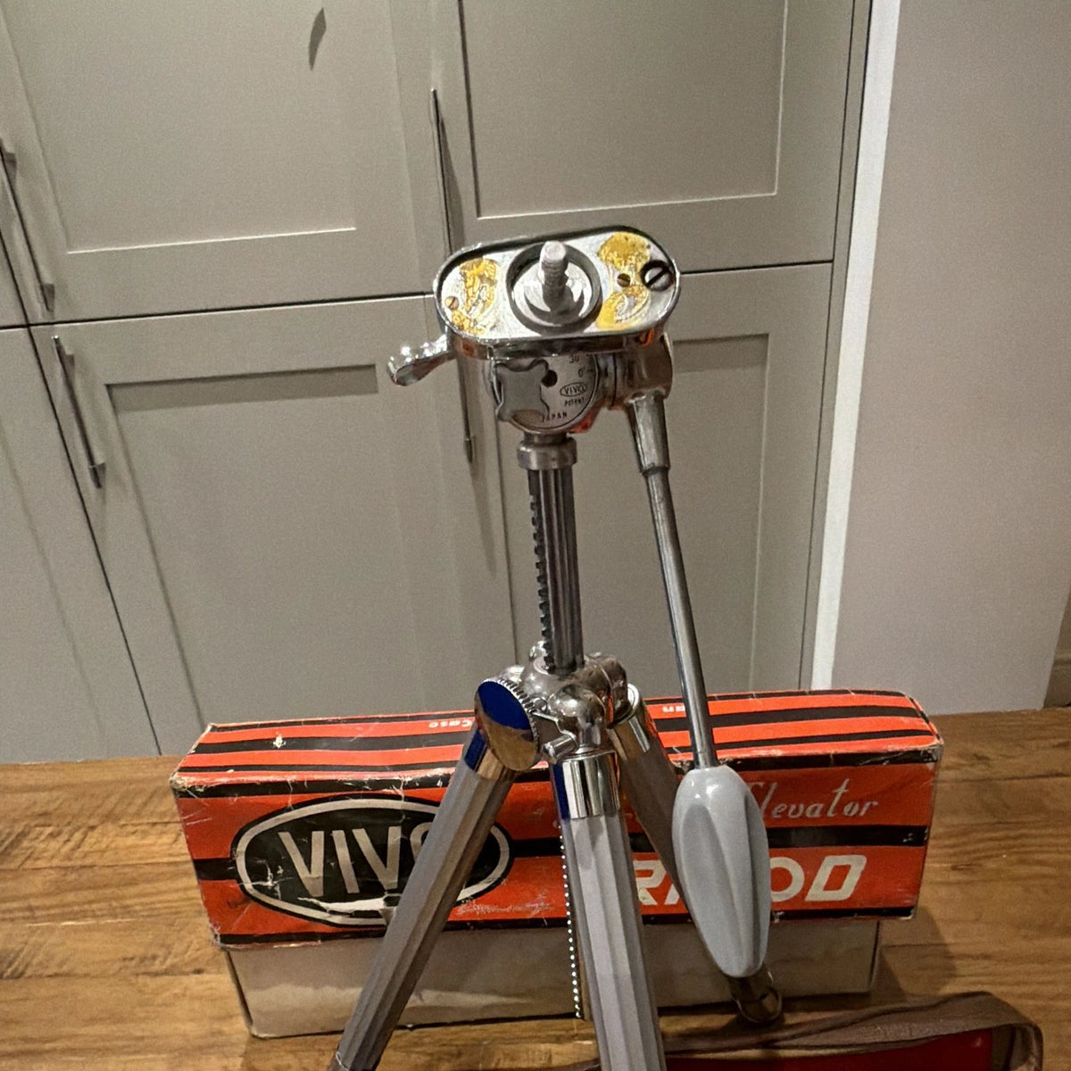 Vivo 9-Section Elevator Metal Camera Tripod In Box Retro Treasure