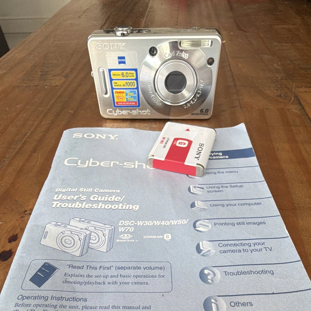 Sony Cyber-shot DSC-W50 Silver Compact Camera 6.0MP 3x/6x Flash USB 2.5in UNTESTED