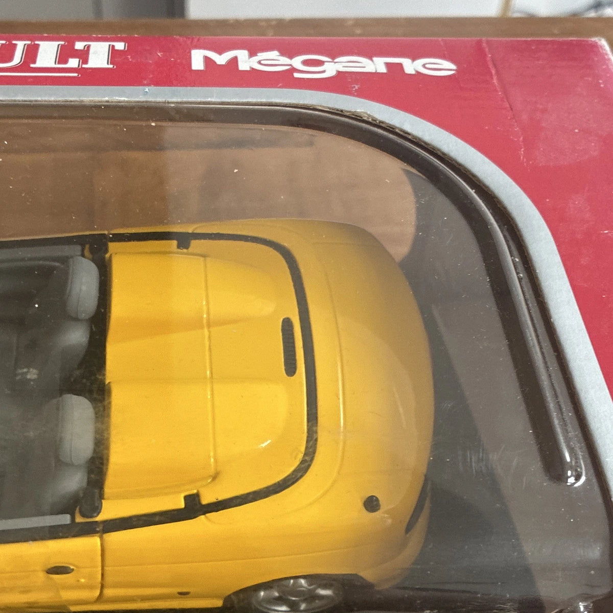 Anson Renault Megane 1999 1:18 Yellow/Black Diecast Metal Model Car New In Box