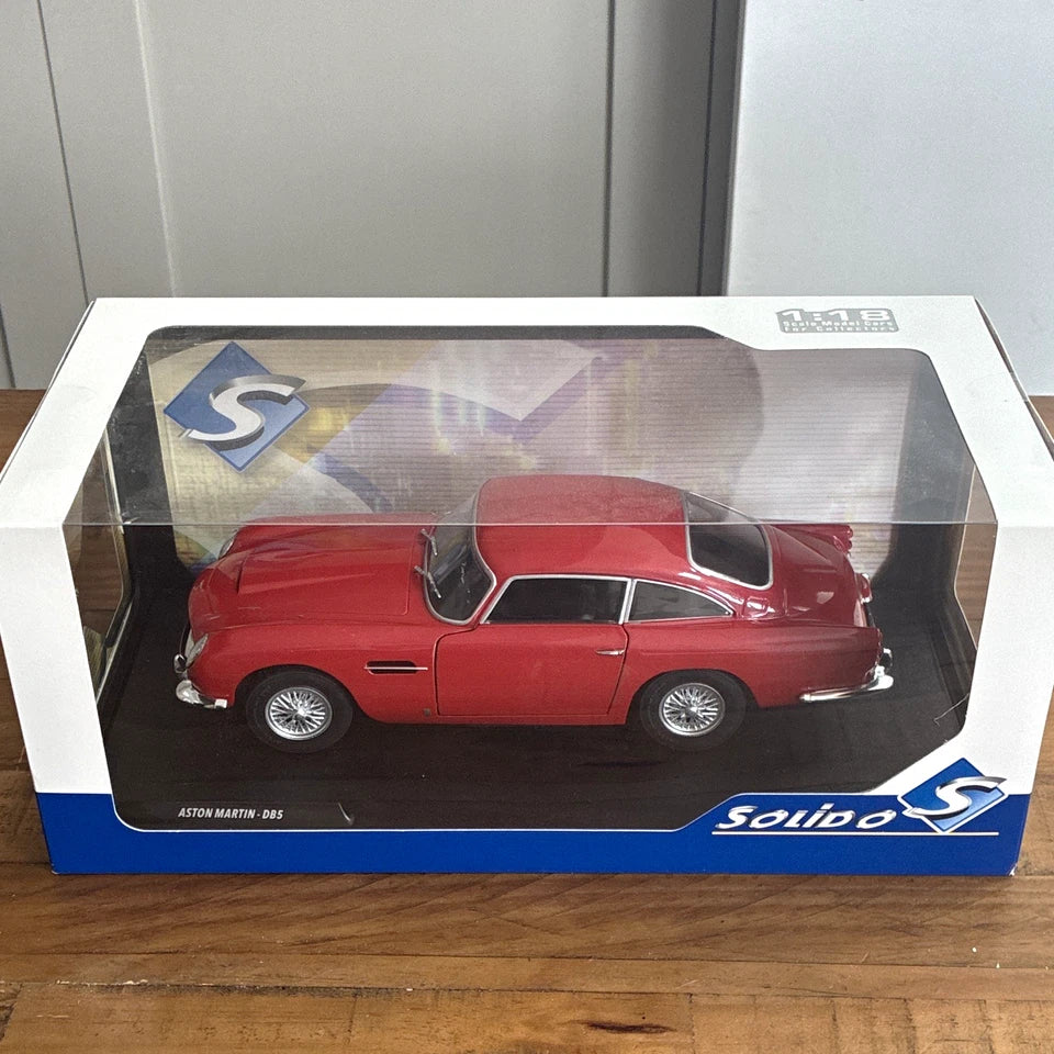 Solido Aston Martin DB5 1964 1:18 Red Diecast Model Car Boxed S1801507 BRAND NEW