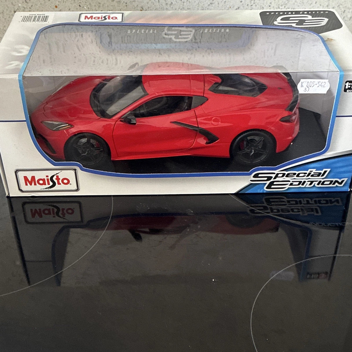 Maisto Special Edition Chevrolet 1:18 Red Diecast Car Opening Doors 46629 BRAND NEW
