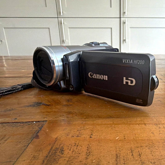 Canon VIXIA HF200 HD Handheld Camcorder 15x/300x 2.7in LCD SDHC HDMI UNTESTED
