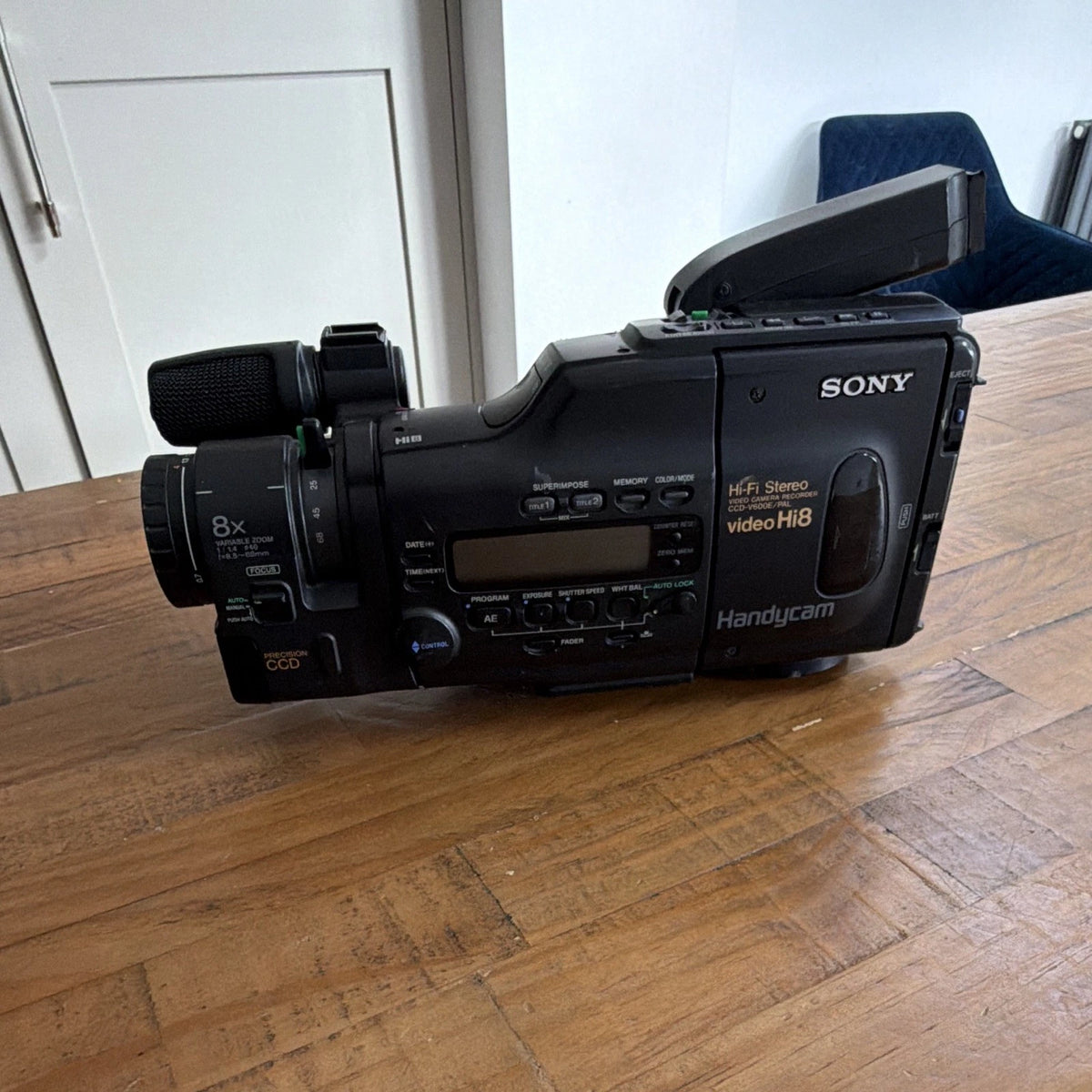 Sony Handycam CCD-v600e Video Hi8 No Battery Included Untested