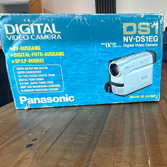 Panasonic NV-DS1EG MiniDV PAL Camcorder 20x Zoom 4.0in DV/FireWire Silver
