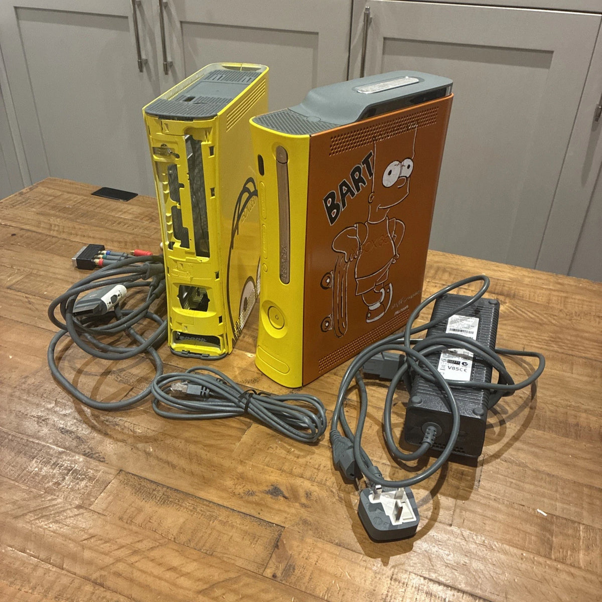 Xbox 360 Console Custom Simpsons Paint Job & Extra Shell With Leads