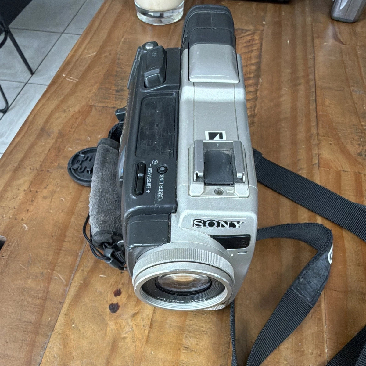 Sony Handycam Vision MiniDV Camcorder 20x/60x NightShot 5.5in LCD Silver Untested