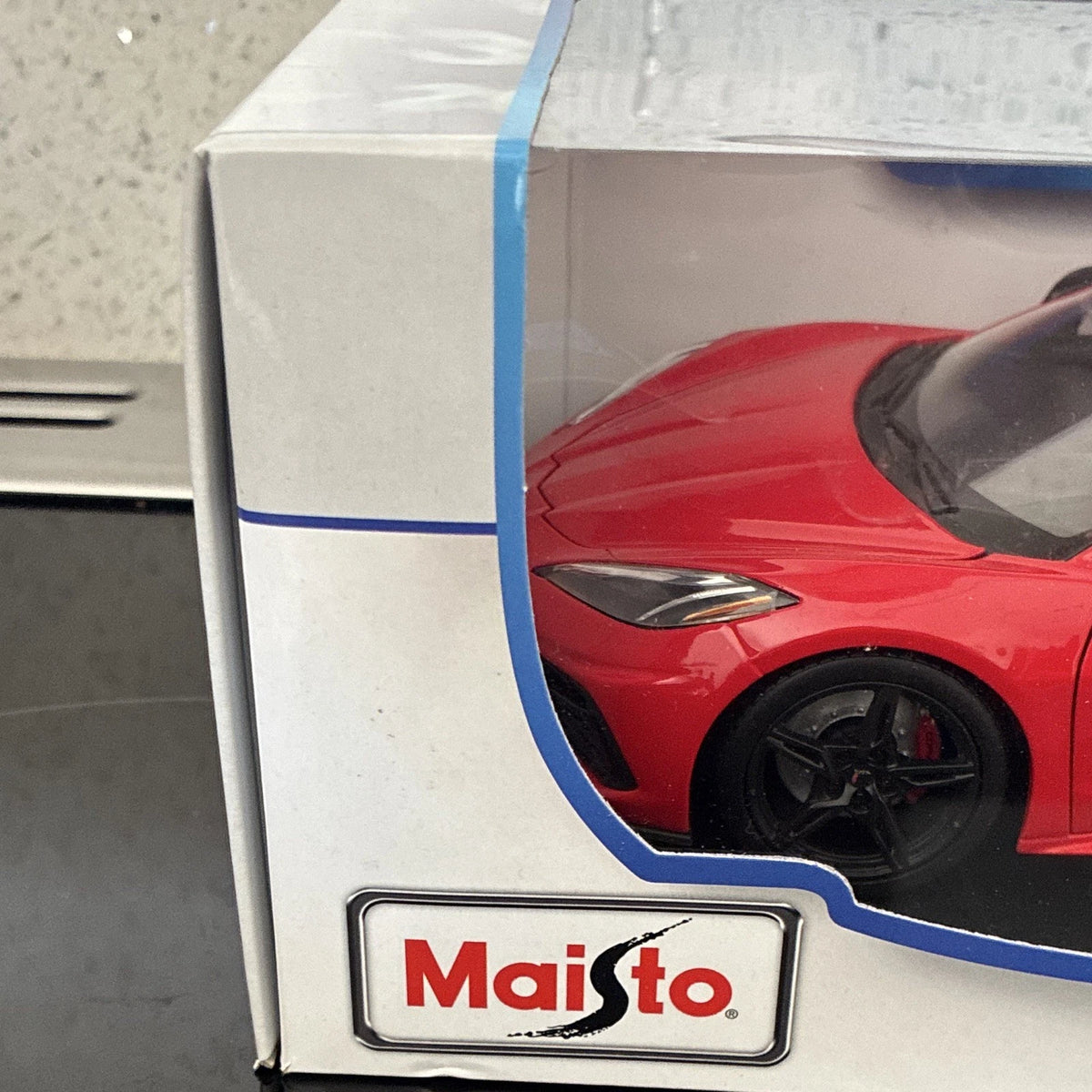 Maisto Special Edition Chevrolet 1:18 Red Diecast Car Opening Doors 46629 BRAND NEW