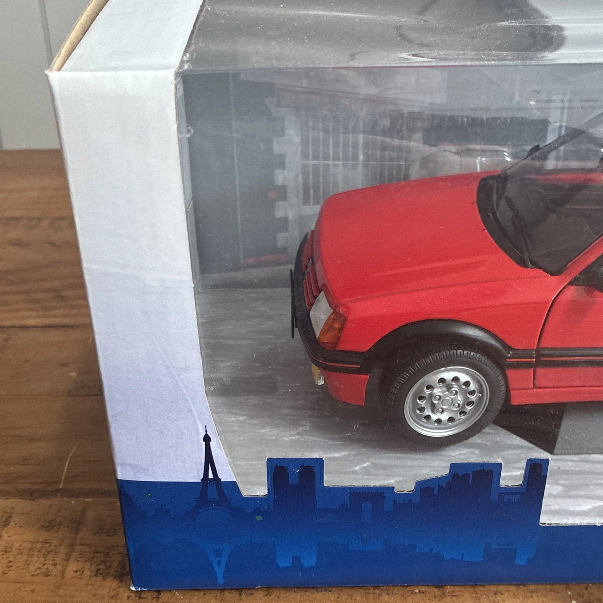 Solido Peugeot 205 CTI 1989 1:18 Red/Black Diecast Model Car With Stand BRAND NEW