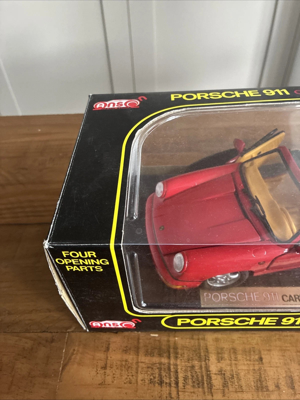 Anson Metal Series Porsche 911 Carrera 2 Targa Diecast Model Car 1:18 Metal BRAND NEW