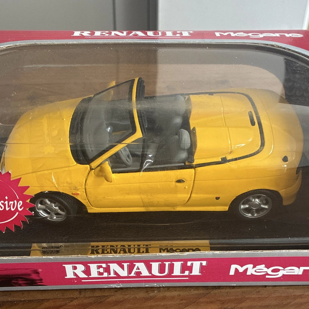 Anson Renault Megane 1999 1:18 Yellow/Black Diecast Metal Model Car New In Box