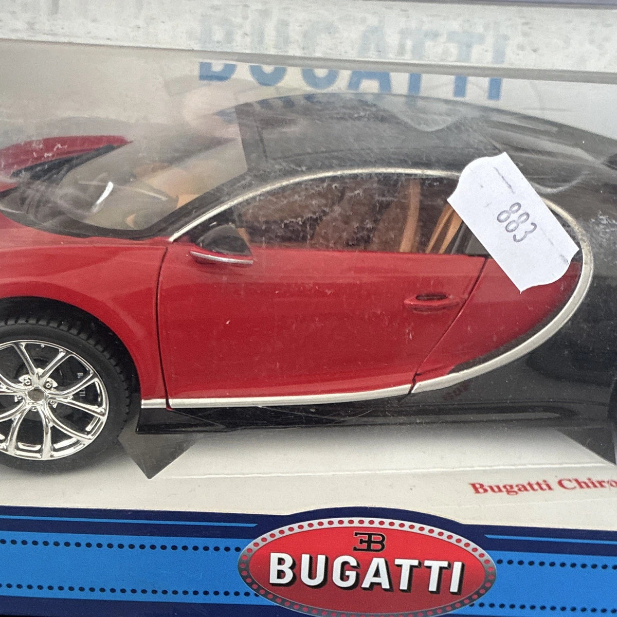 Bburago Bugatti Chiron 1:18 Red/Black Diecast Metal Model Car BRAND NEW