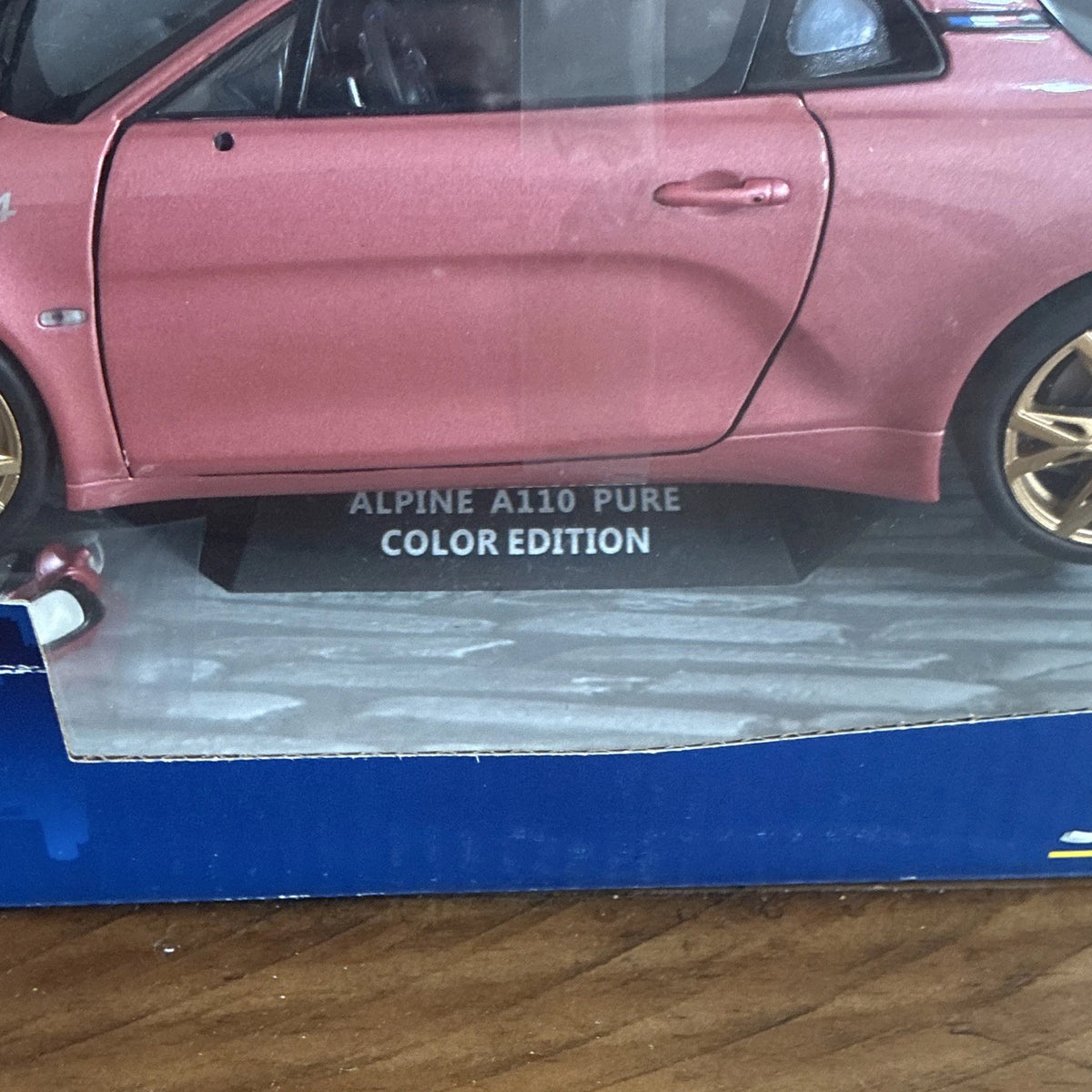Solido Alpine A110 Pure Colour Edition 1:18 Pink Boxed S1801611 BRAND NEW