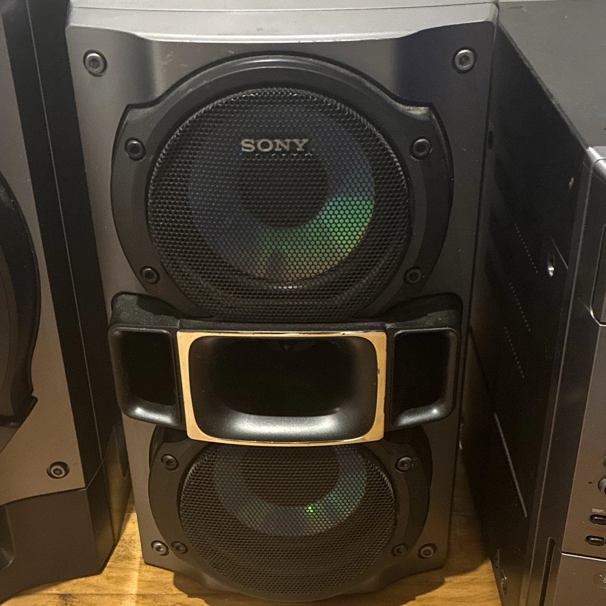 Sony HCD-RG595 Compact Shelf Stereo 3-Disc CD Changer With SubWoofer