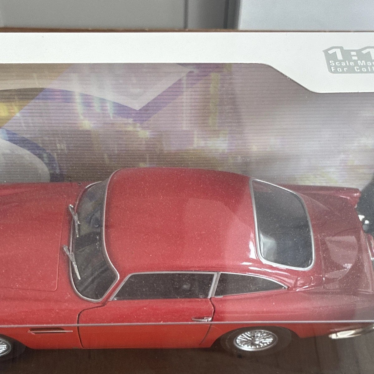 Solido Aston Martin DB5 1964 1:18 Red Diecast Model Car Boxed S1801507 BRAND NEW