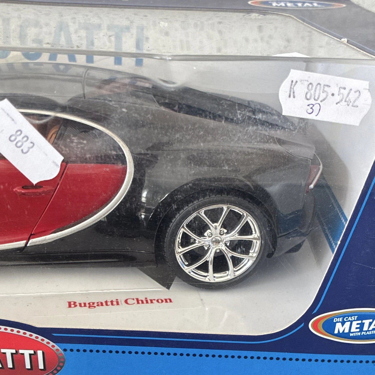 Bburago Bugatti Chiron 1:18 Red/Black Diecast Metal Model Car BRAND NEW