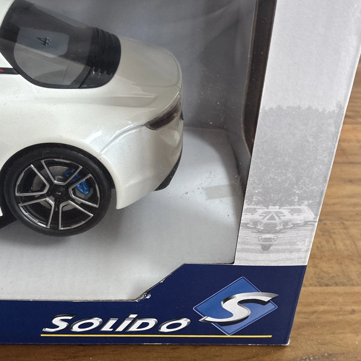 Solido Alpine A110 Premiere Edition 1:18 White Diecast Model Car Boxed S1801603