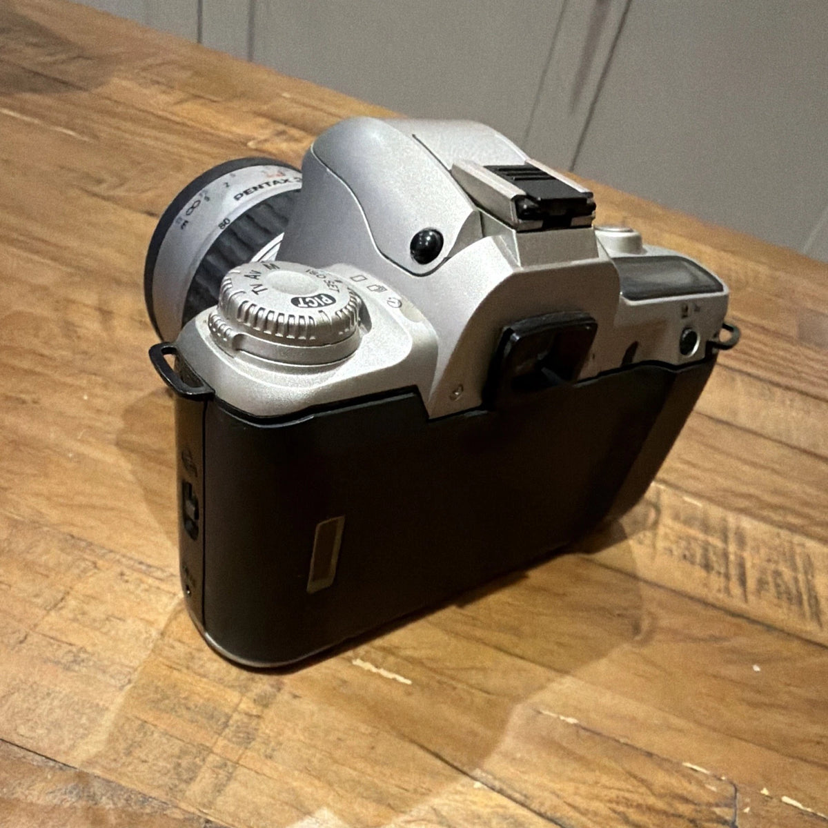 Pentax MZ-50 Silver 35mm SLR Film Camera with Pentax 35-80 Zoom Lens UNTESTED