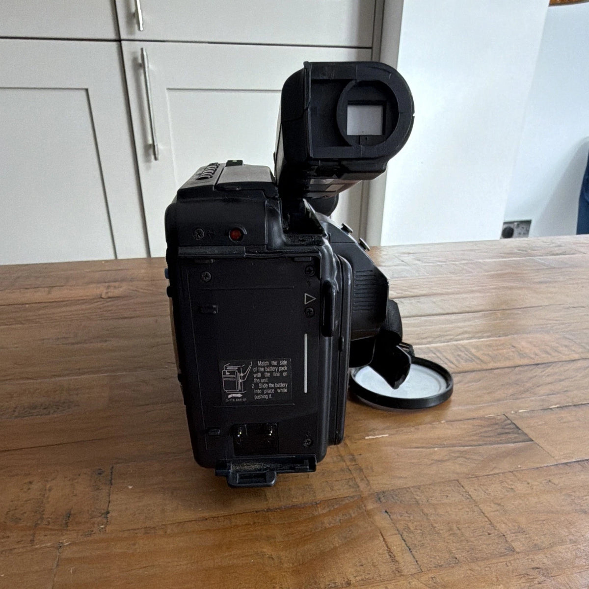 Sony Handycam CCD-v600e Video Hi8 No Battery Included Untested