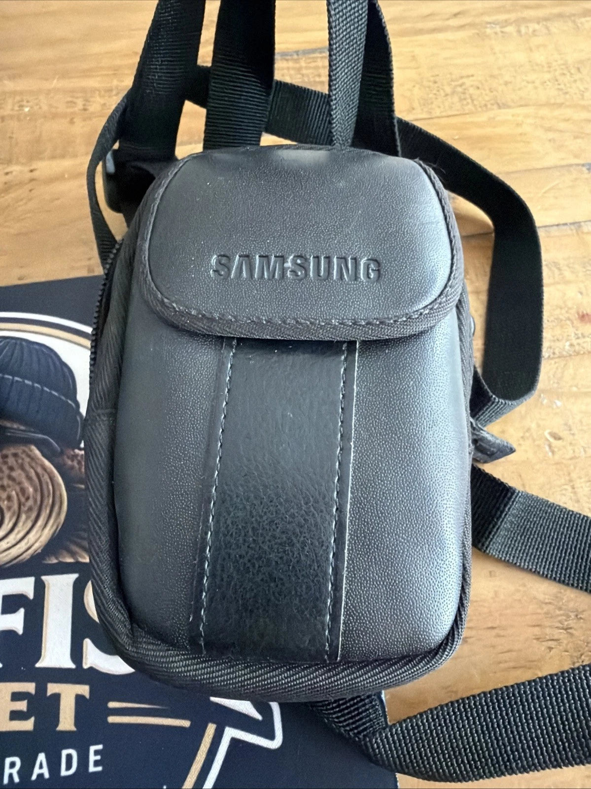 Samsung WB600 Compact Digital Camera with Charger and Carry Case