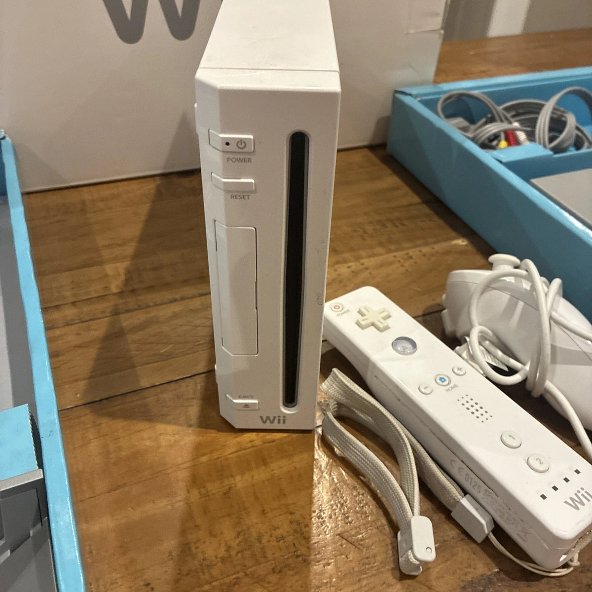 Nintendo Wii White Console Boxed With Controller, Cover, Nunchuk & Leads