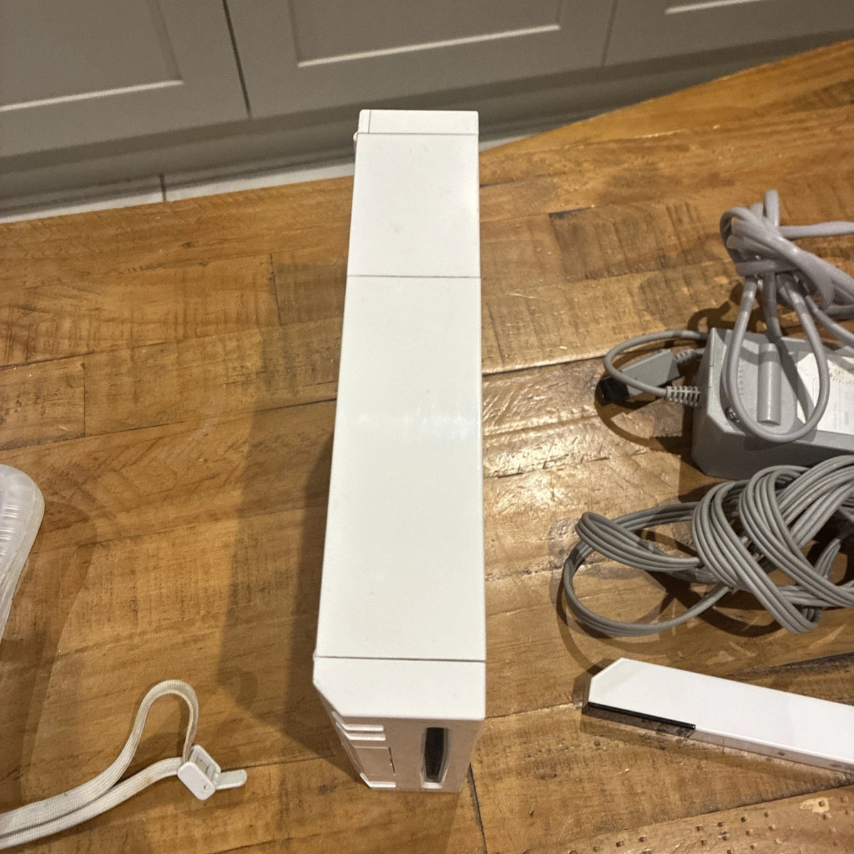 Nintendo Wii White Console Bundle With Controller, Nunchuk & Leads