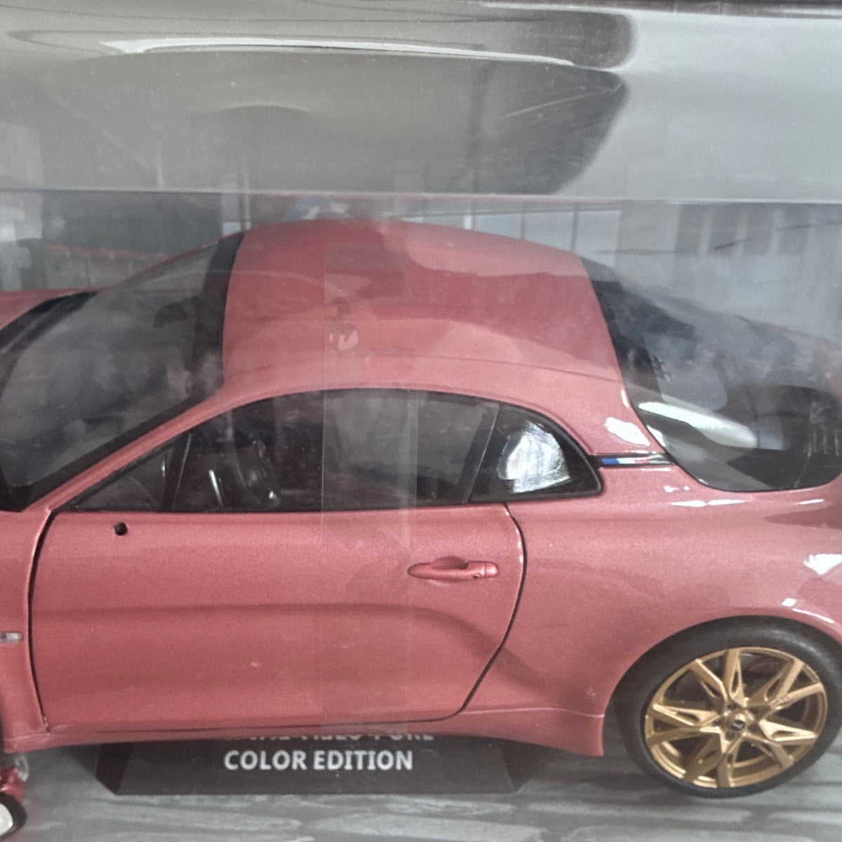 Solido Alpine A110 Pure Colour Edition 1:18 Pink Boxed S1801611 BRAND NEW