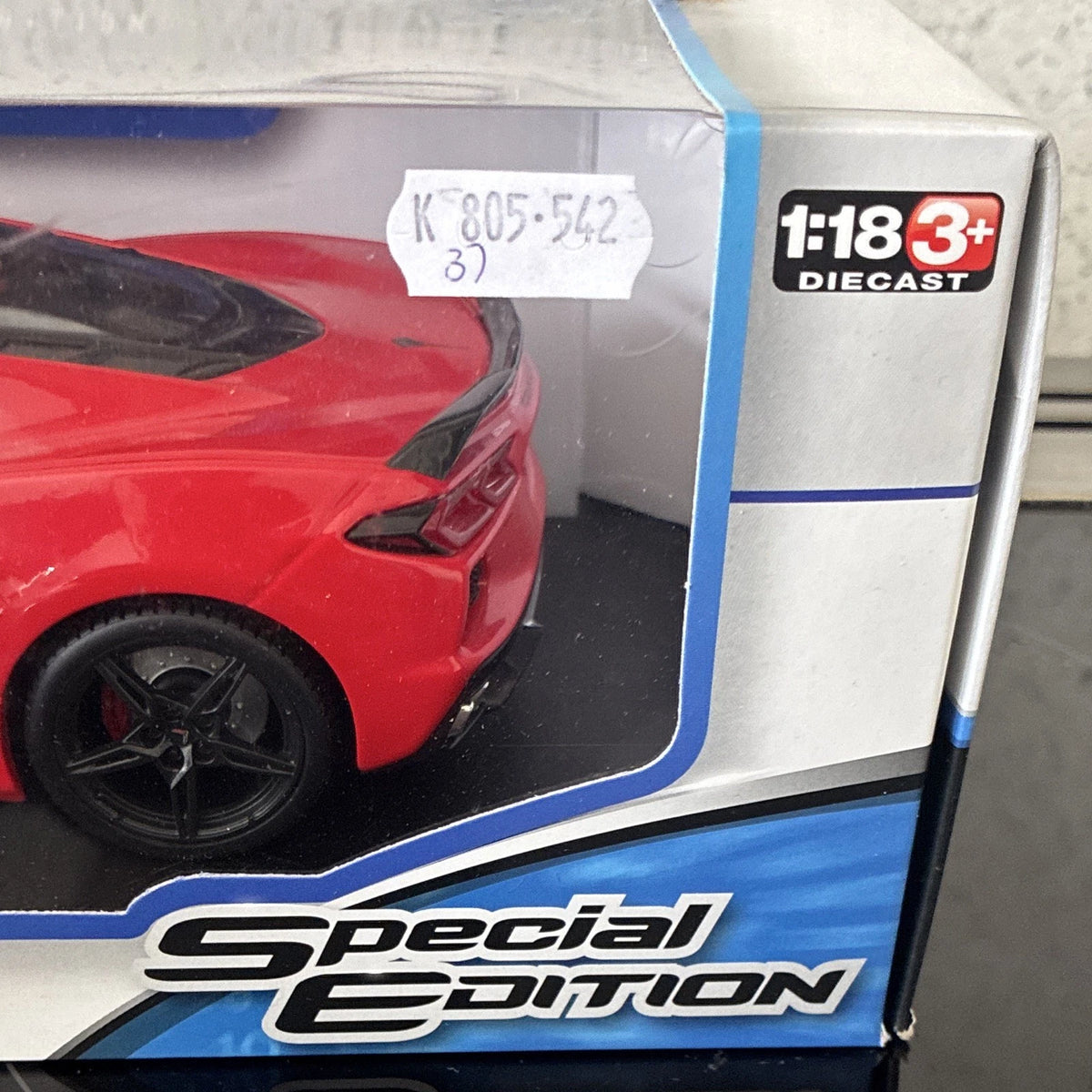 Maisto Special Edition Chevrolet 1:18 Red Diecast Car Opening Doors 46629 BRAND NEW