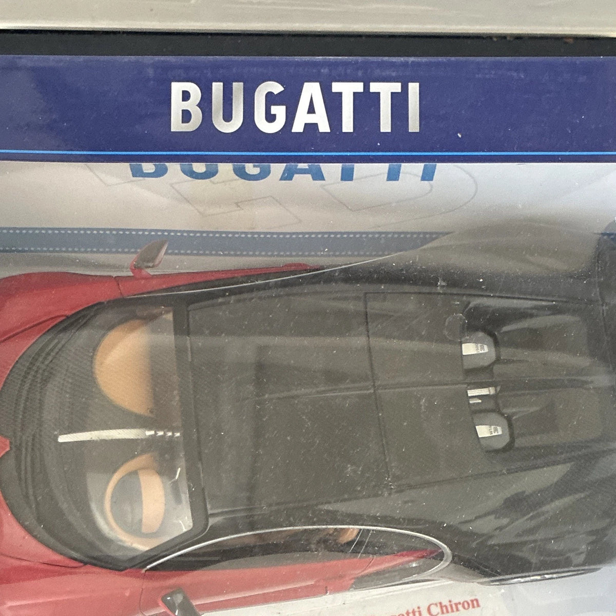 Bburago Bugatti Chiron 1:18 Red/Black Diecast Metal Model Car BRAND NEW