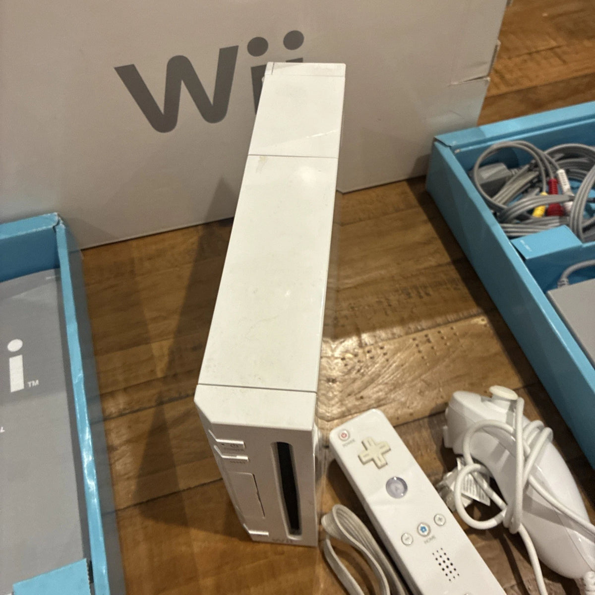 Nintendo Wii White Console Boxed With Controller, Cover, Nunchuk & Leads
