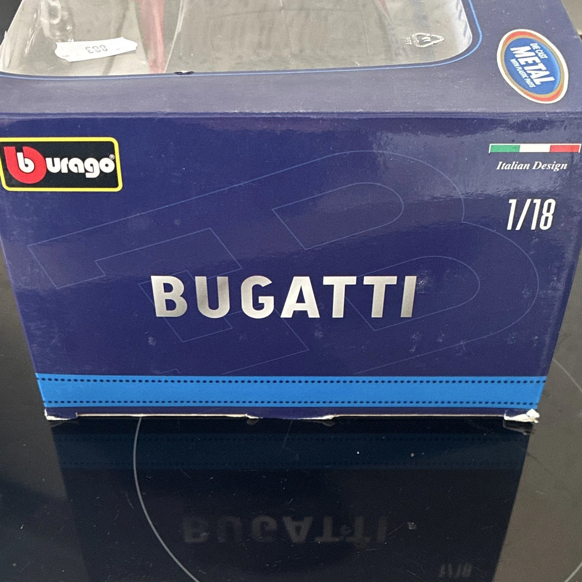 Bburago Bugatti Chiron 1:18 Red/Black Diecast Metal Model Car BRAND NEW
