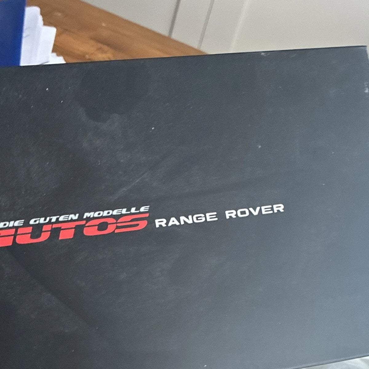 GT Autos Land Rover Range Rover 2017 1:18 White/Black Diecast GTAU015B New In Box