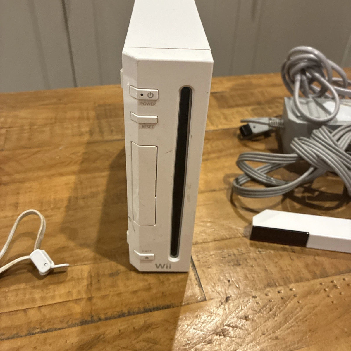 Nintendo Wii White Console Bundle With Controller, Nunchuk & Leads