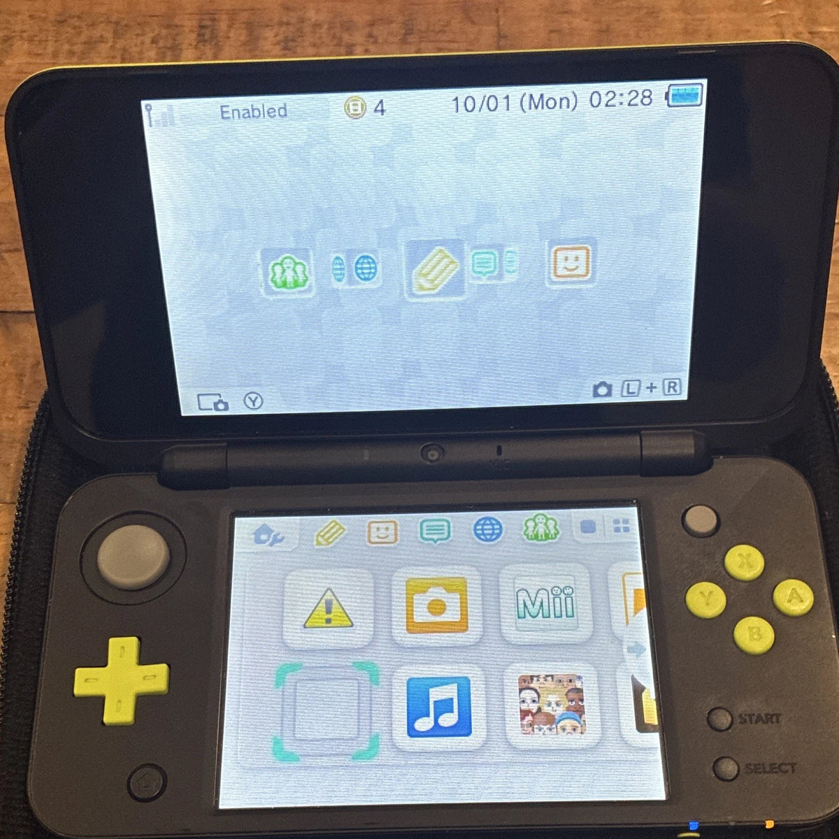 Nintendo 2DS XL Black/Green Bundle w/ Case Charger Stylus & 4 Games (Shown)