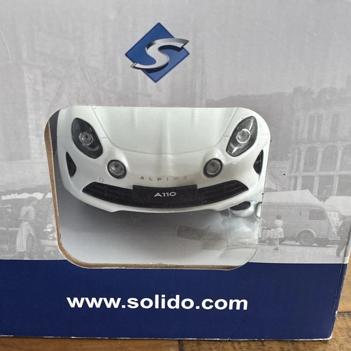 Solido Alpine A110 Premiere Edition 1:18 White Diecast Model Car Boxed S1801603