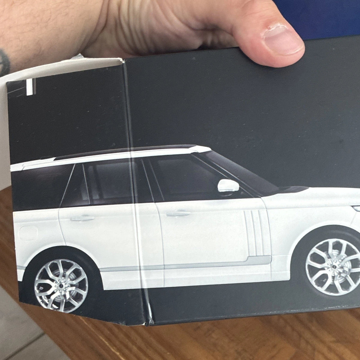 GT Autos Land Rover Range Rover 2017 1:18 White/Black Diecast GTAU015B New In Box