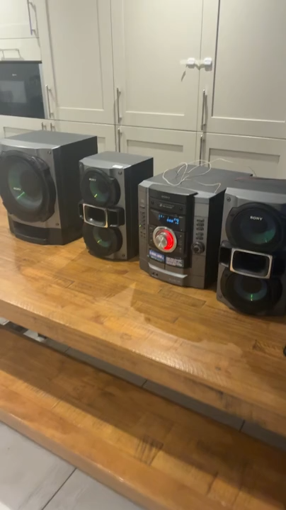 Sony HCD-RG595 Compact Shelf Stereo 3-Disc CD Changer With SubWoofer